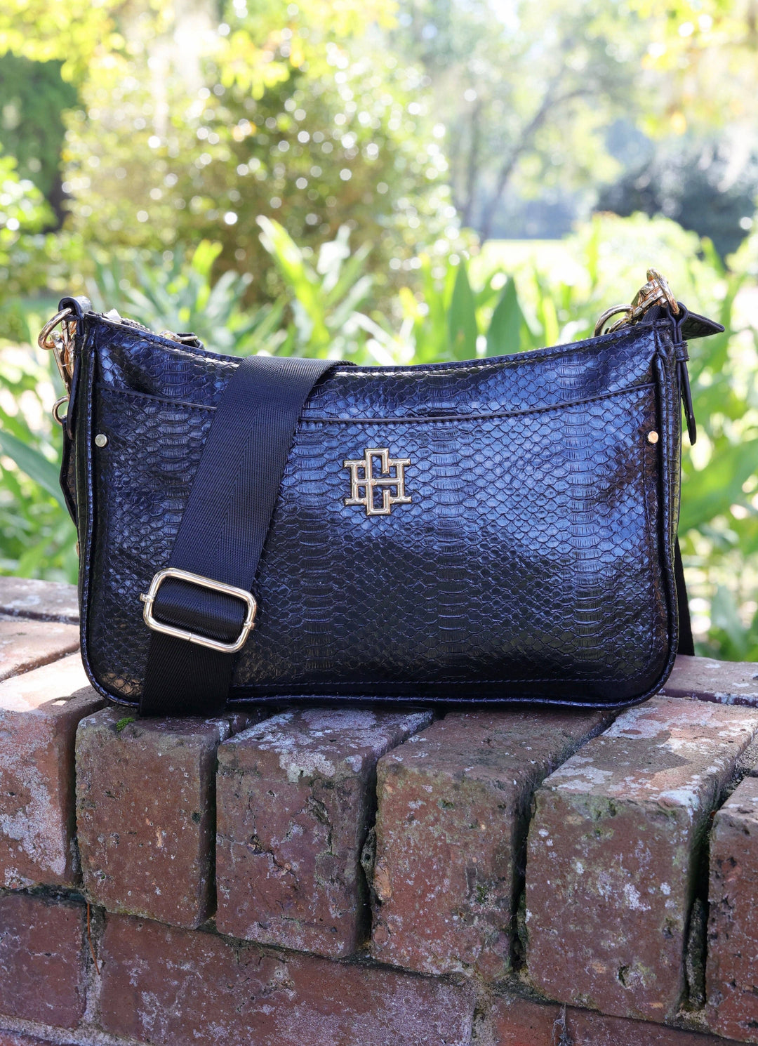 PAXTON CROSSBODY PURSE WITH POCKETS - BLACK