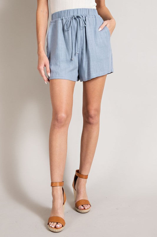 DRAWSTRING POCKET SHORTS - CHAMBRAY