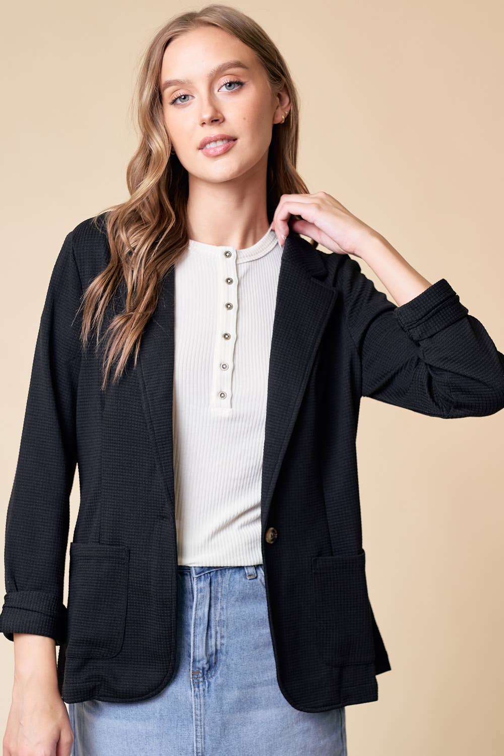 SHIRRED SLEEVE TEXTURED BLAZER - BLACK