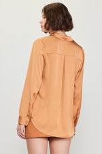 SKIES ARE BLUE RECYCLED SATIN CLASSIC BUTTONDOWN BLOUSE - HAZELNUT