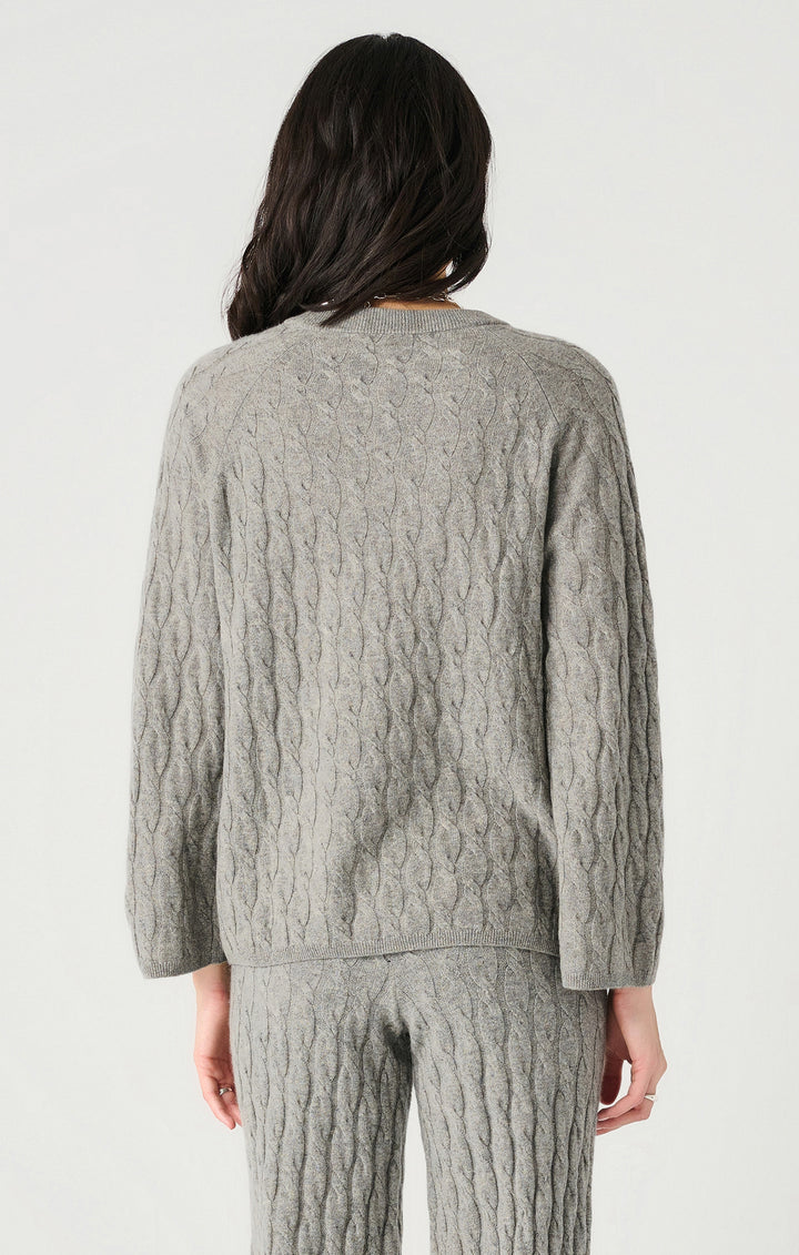 LONG SLEEVE CABLE KNIT SWEATER - GREY