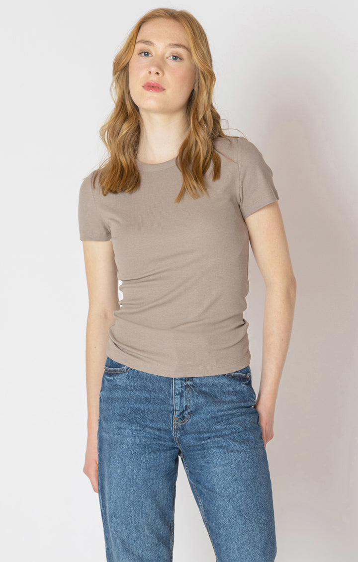 BASIC RIBBED TEE - ALMOND