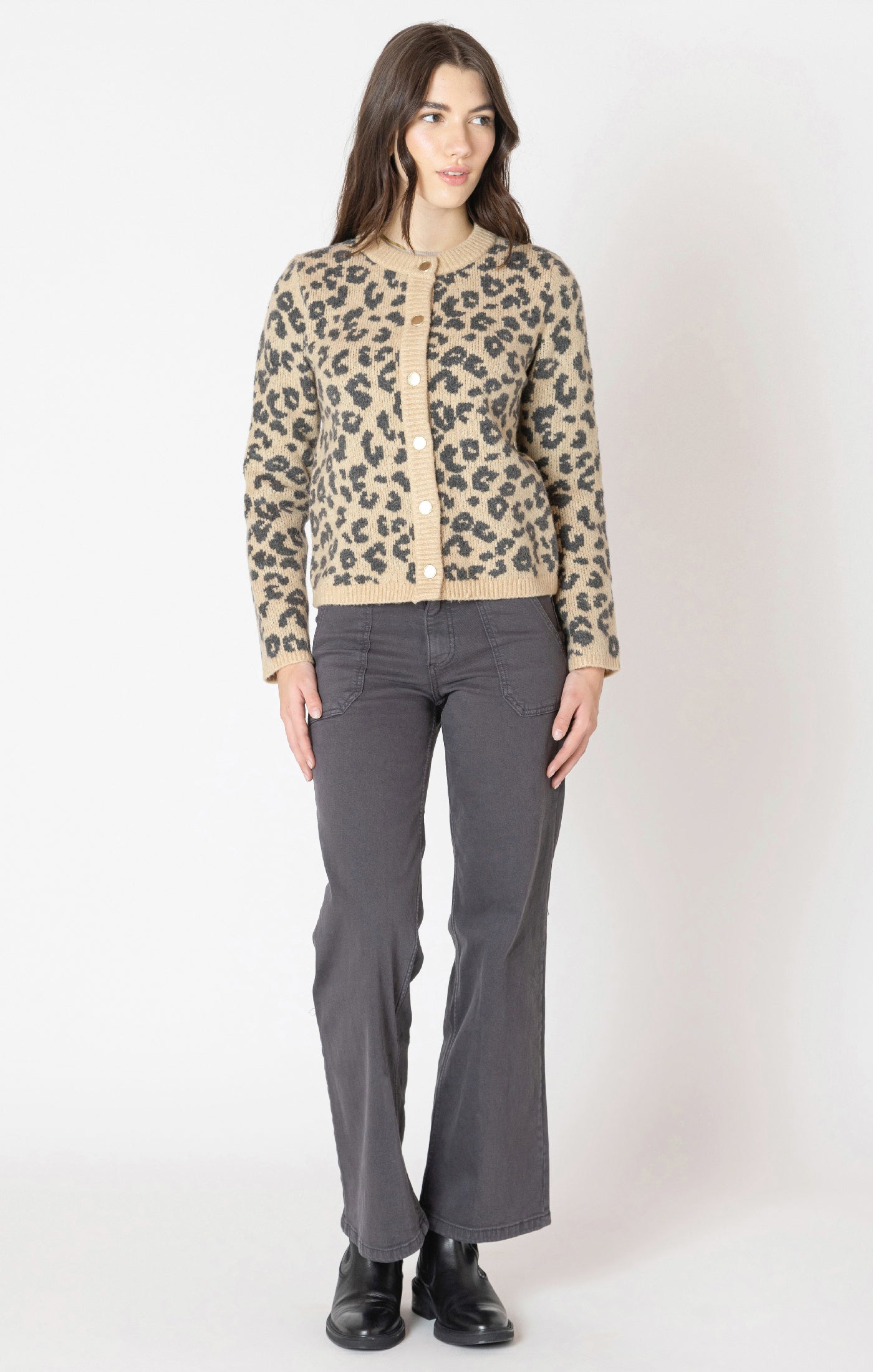 CREWNECK LEOPARD CARDIGAN - BEIGE – LiLi + KoKo Boutique + Bubbles