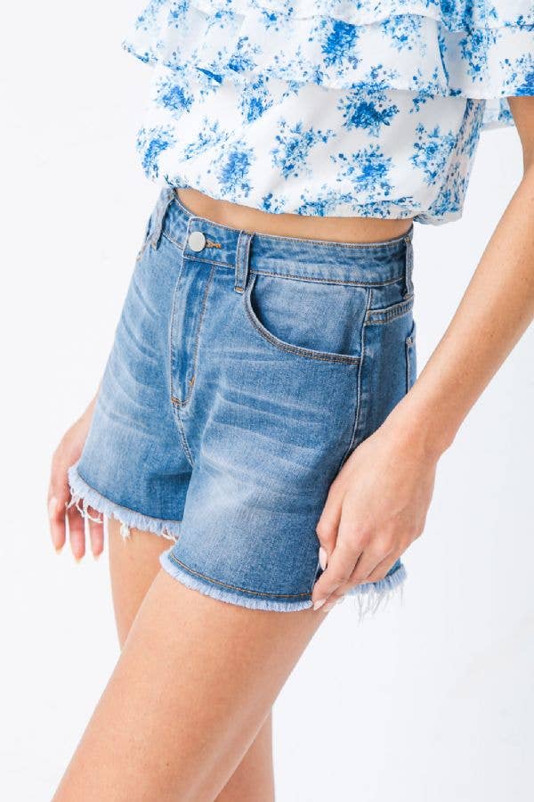 RAW HEM DENIM SHORTS - MEDIUM WASH