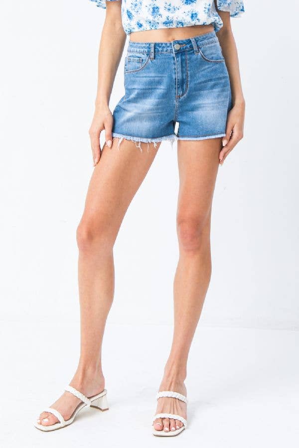 RAW HEM DENIM SHORTS - MEDIUM WASH