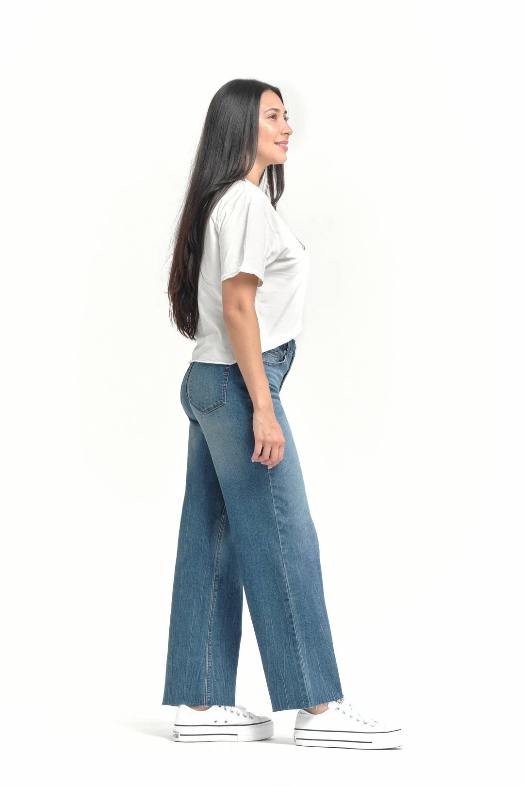 1822 DENIM ECO-FRIENDLY WIDE LEG JEAN W/ RAW HEM - MELLE WASH