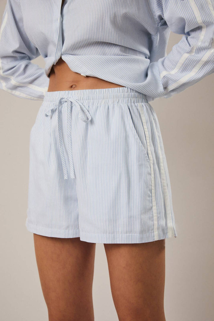 SIDE STRIPE DETAIL SHORTS - WHITE + BLUE