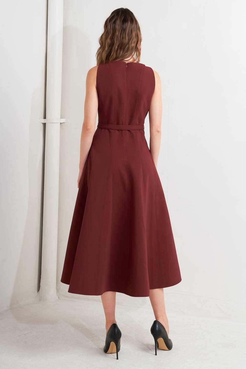 SOLID WOVEN MIDI DRESS - WINE
