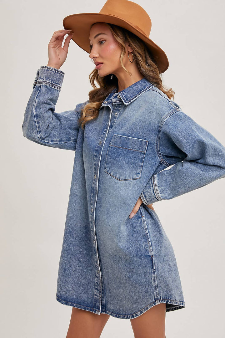 DENIM BUTTON DOWN SHIRT DRESS WITH POCKETS - LIGHT WASH