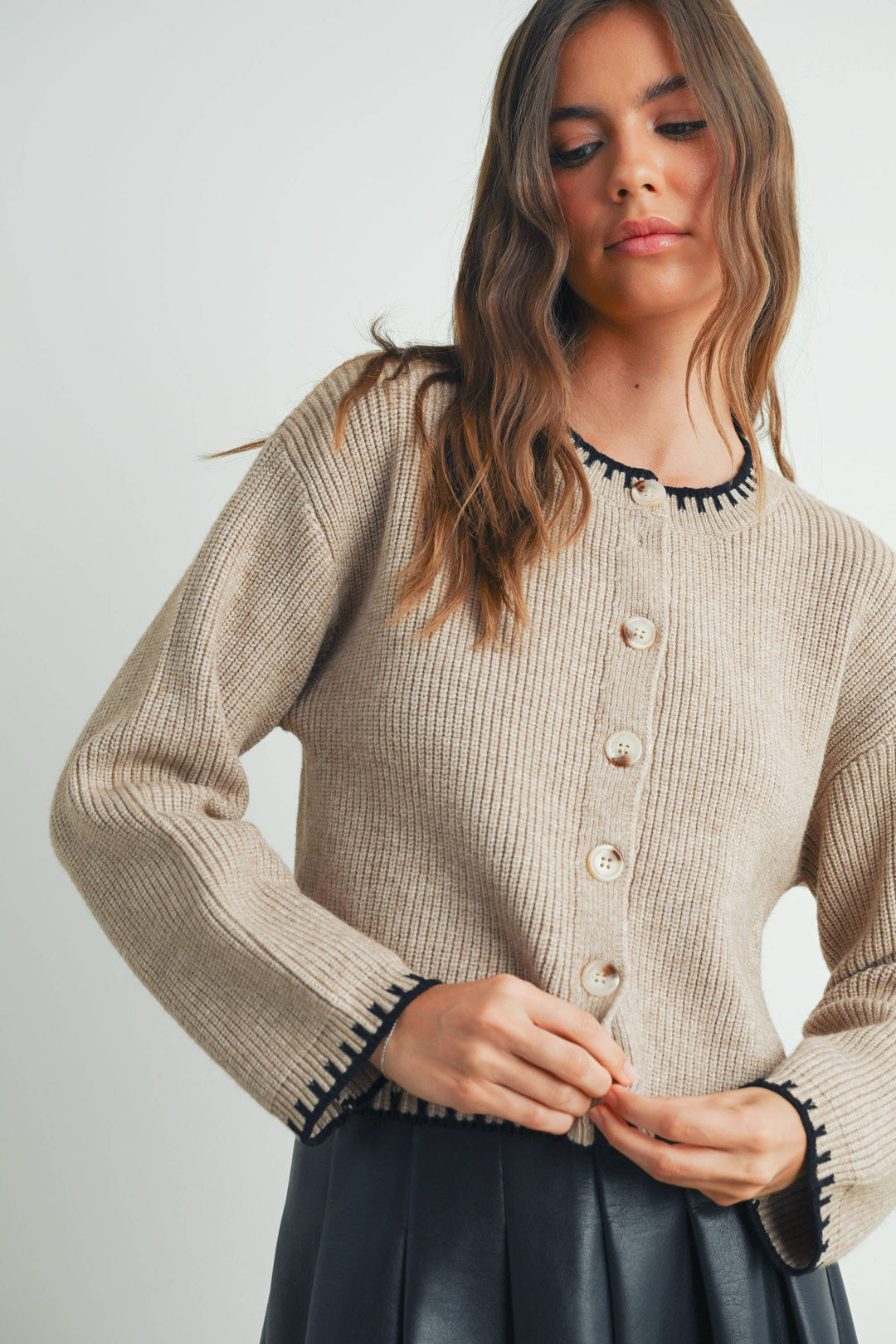 CONTRAST WHIPSTITCH CREWNECK CARDIGAN - TAUPE