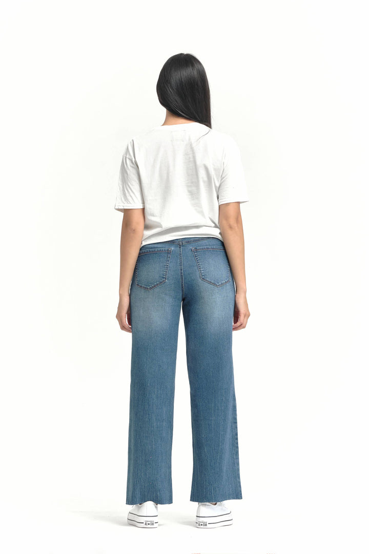 1822 DENIM ECO-FRIENDLY WIDE LEG JEAN W/ RAW HEM - MELLE WASH