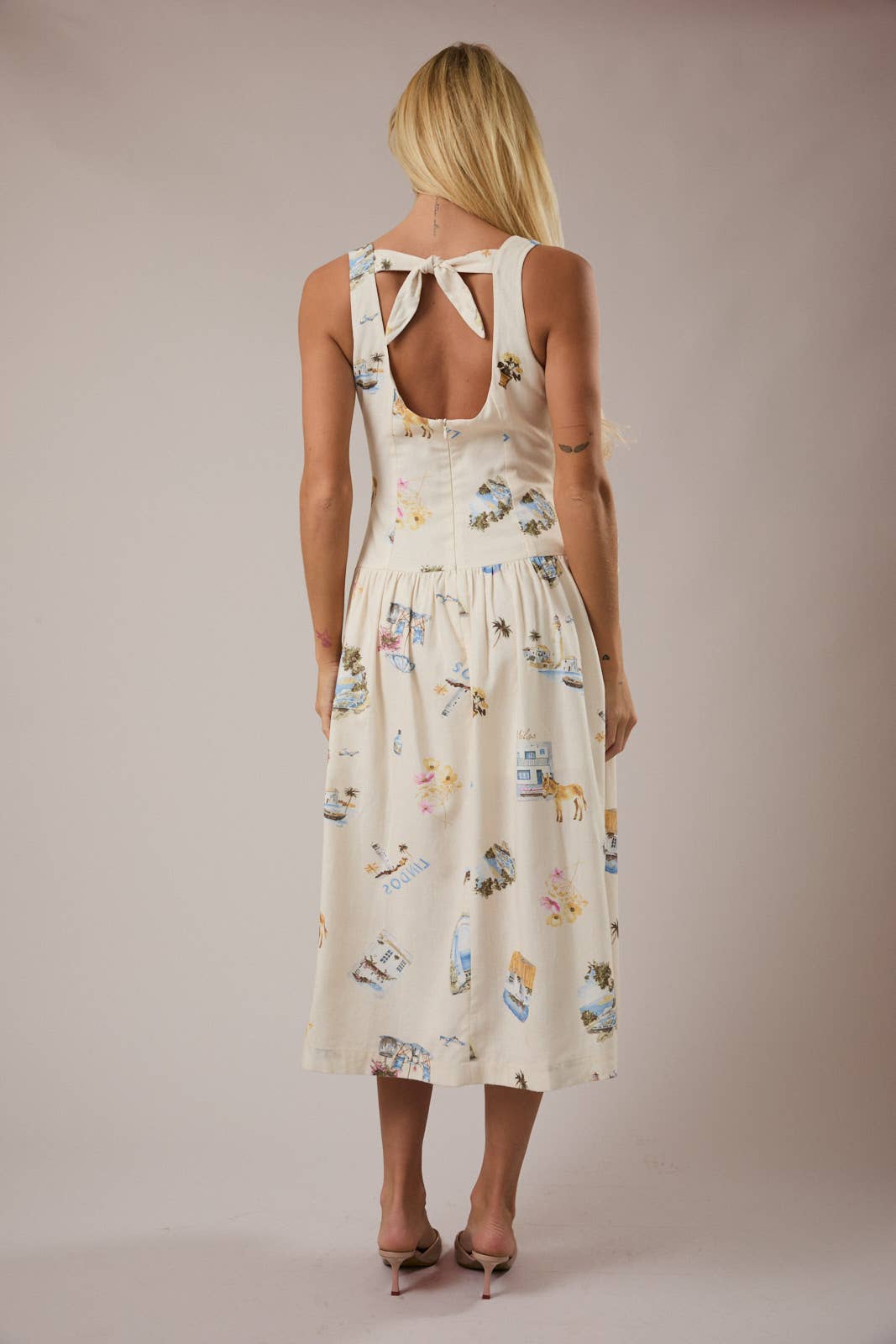 BOAT NECK SLEEVELESS DROP WAIST MIDI DRESS - CREAM MULTI