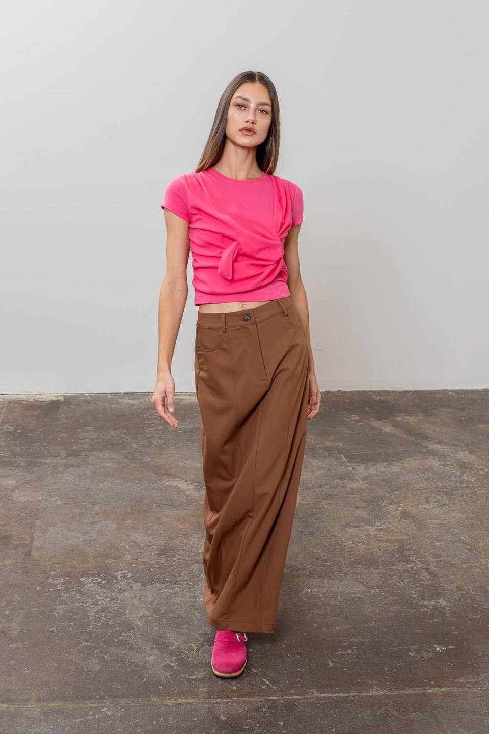 PANNELED BACK SLIT MAXI SKIRT - BROWN