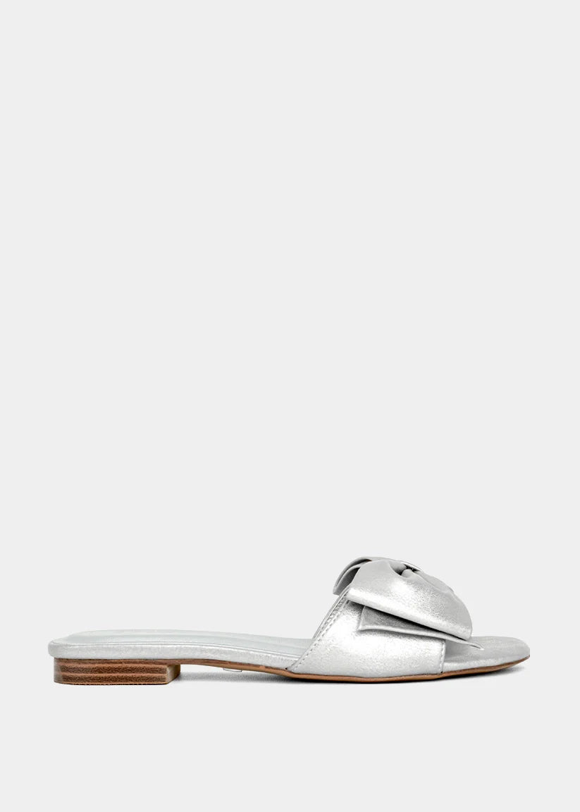 BREE SILVER BOW FLAT - SILVER