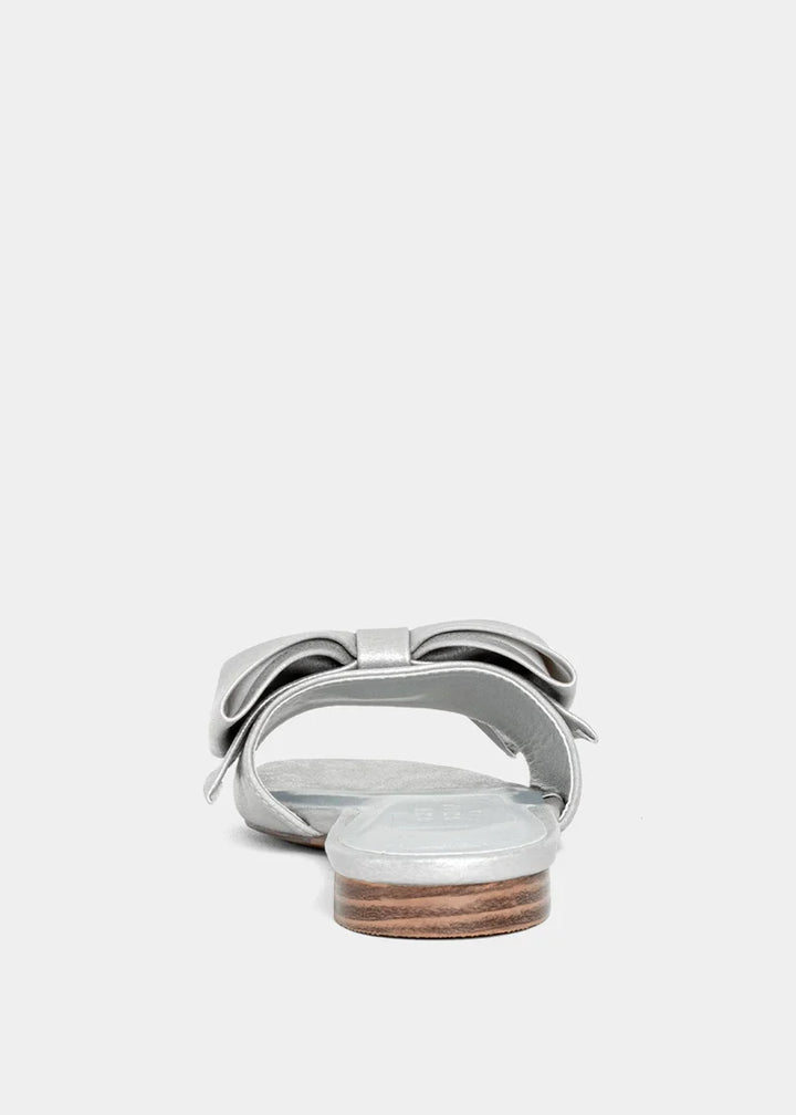 BREE SILVER BOW FLAT - SILVER