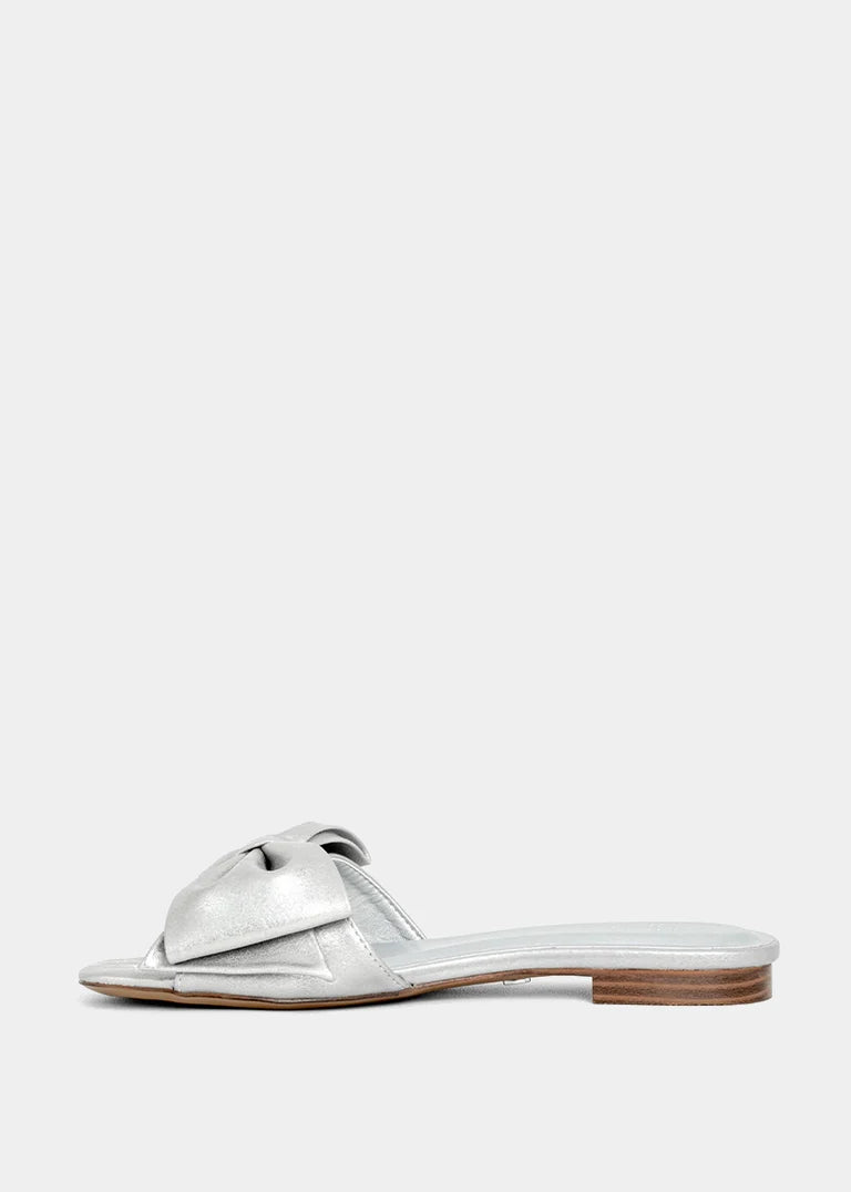BREE SILVER BOW FLAT - SILVER