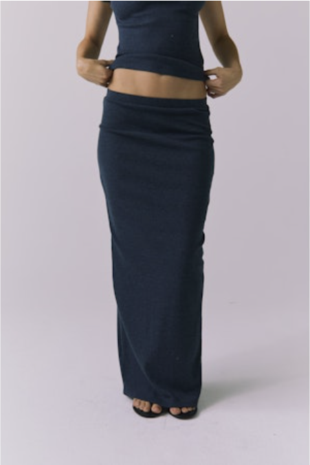 ALLURE RIB KNIT MAXI SKIRT - NAVY