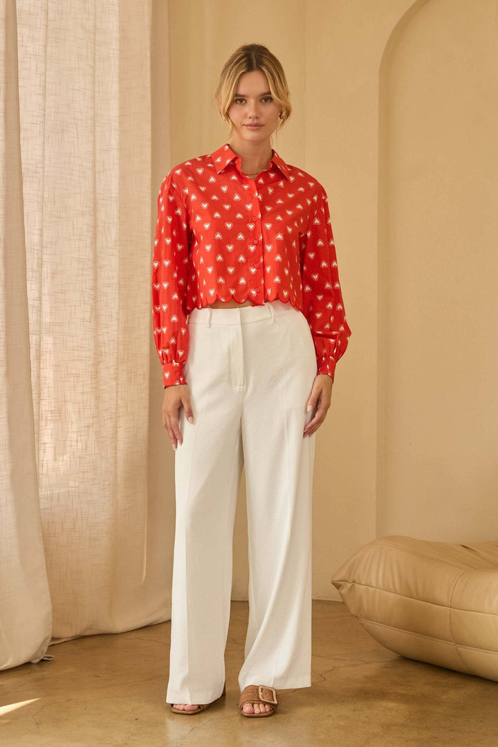 HEART PRINT POPLIN CROP SHIRT W/ SCALLOPED HEM - RED