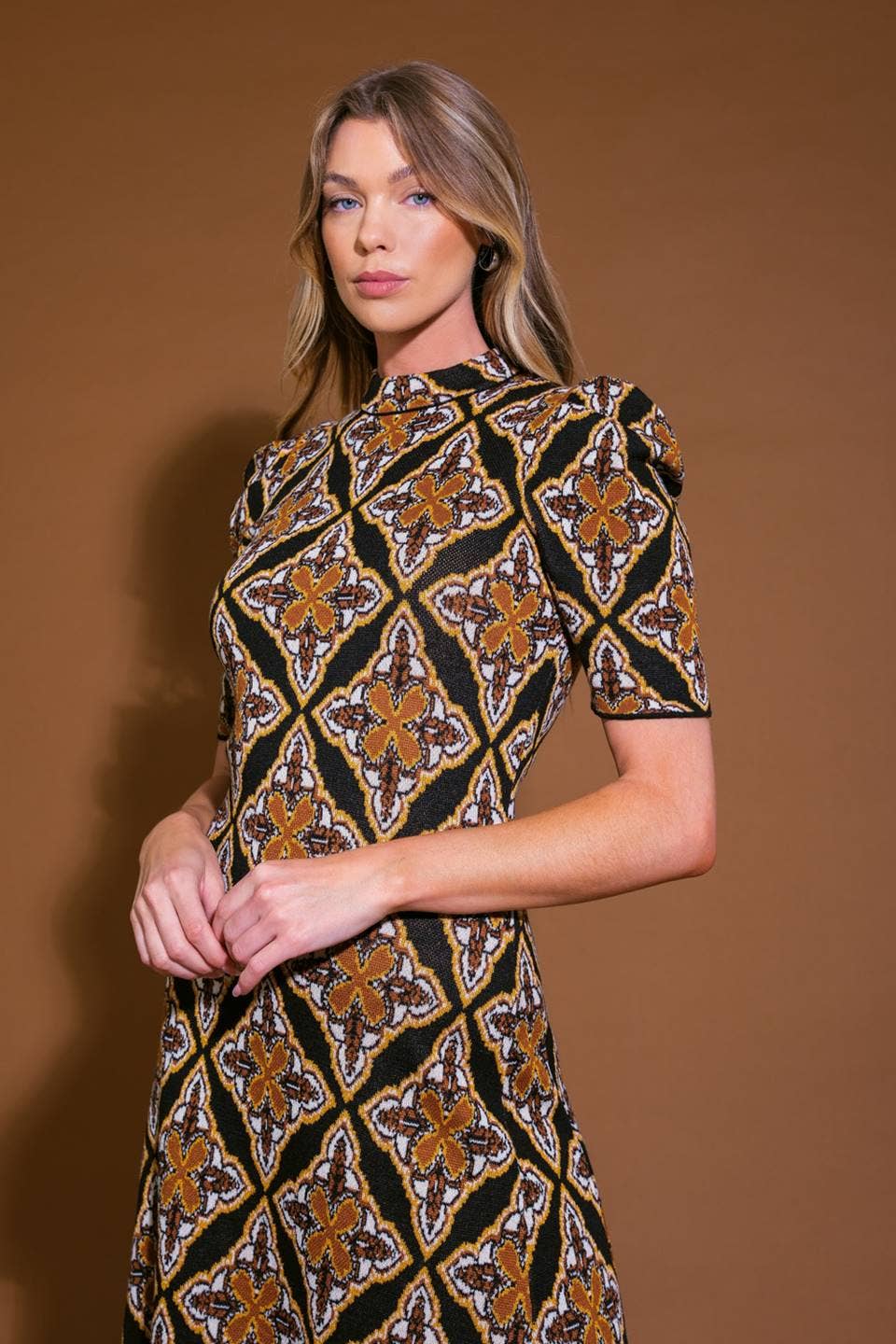 A jacquard sweater midi dress - ISW5263: Black / Contemporary / S