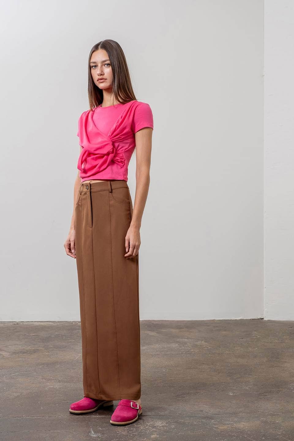 PANNELED BACK SLIT MAXI SKIRT - BROWN