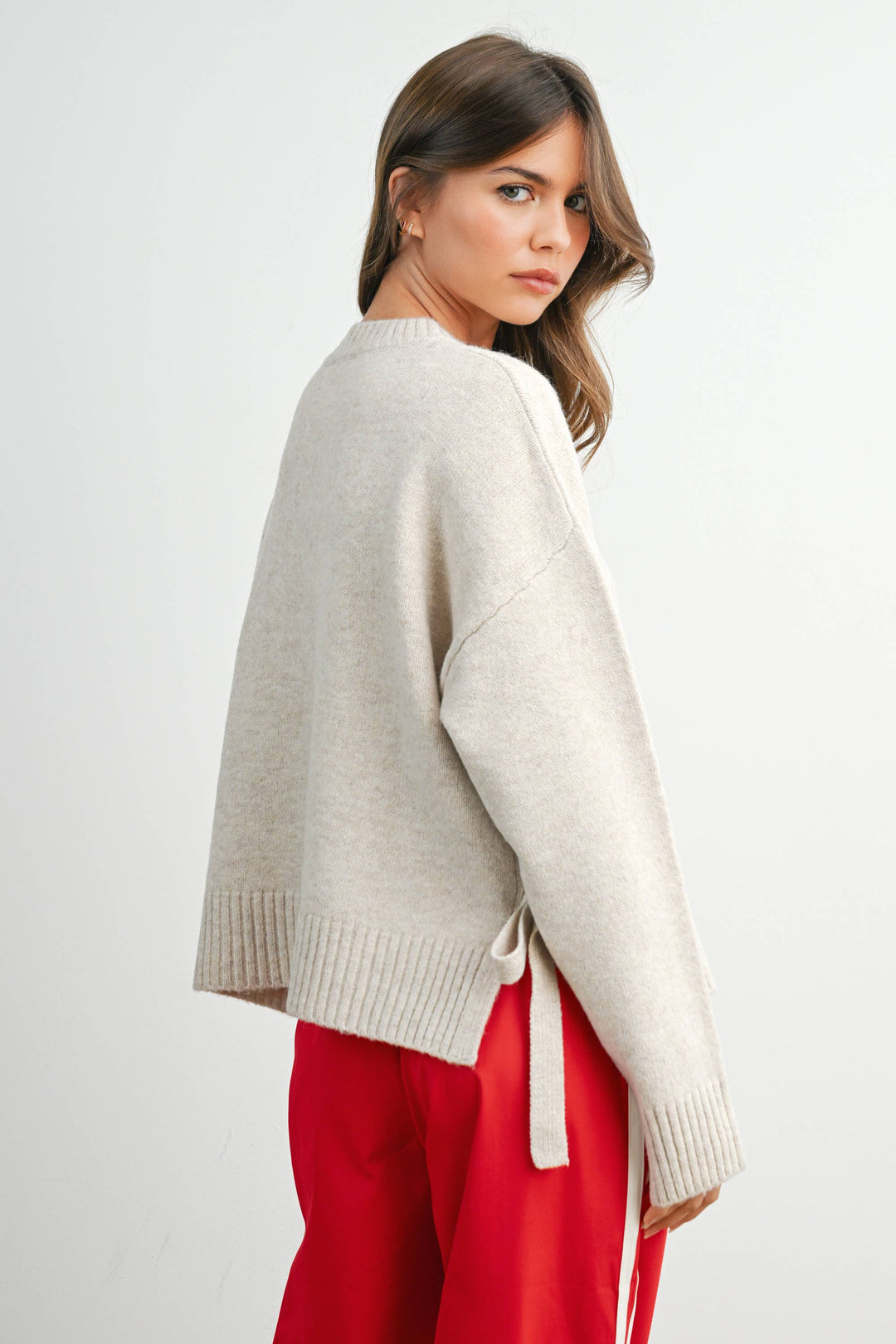 TIE SPLIT-HEM CREWNECK SWEATER - TAUPE