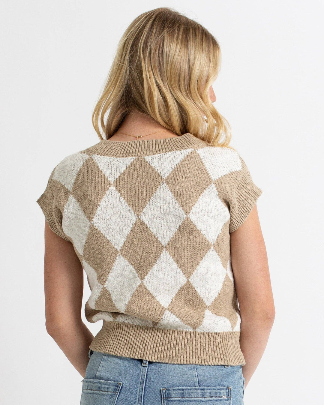 Vermont Beige and White Diamond Printed Sweater Vest: Ginger Argyle / XS