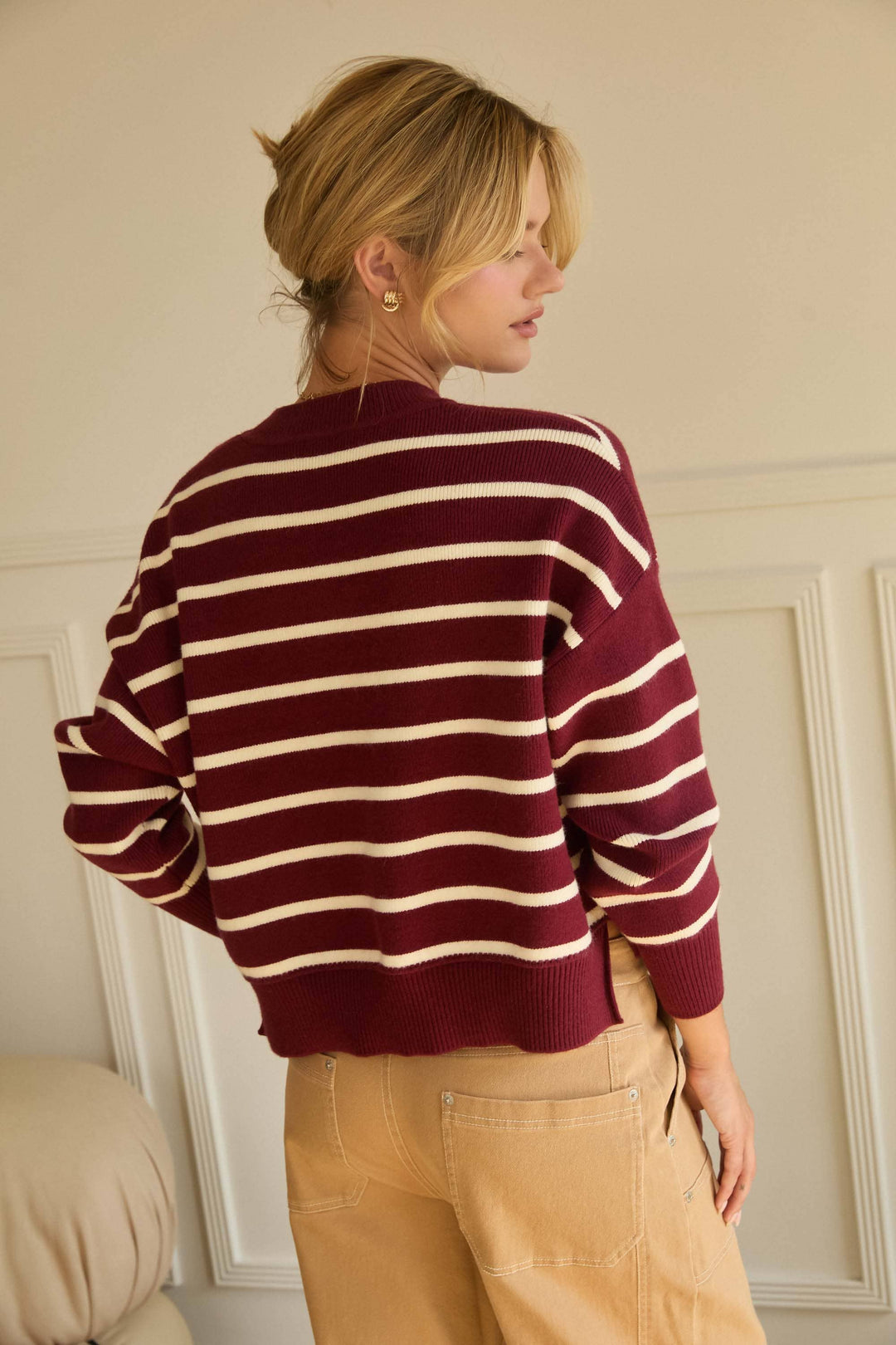 STRIPE CROPPED SWEATER - CRIMSON