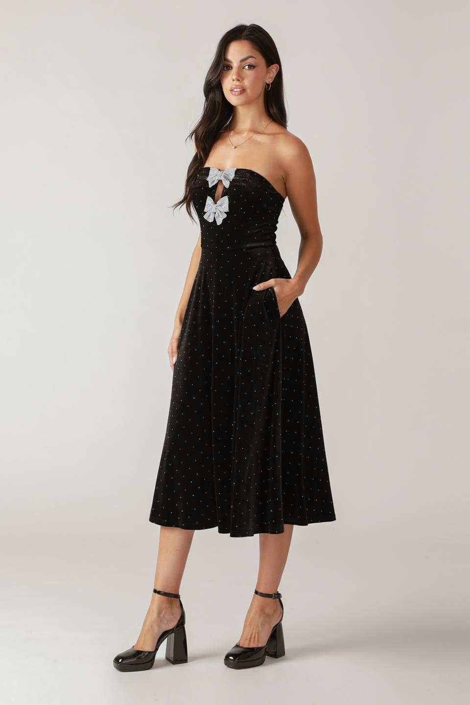 EMBELLISHED VELVET STRAPLESS MIDI DRESS - BLACK