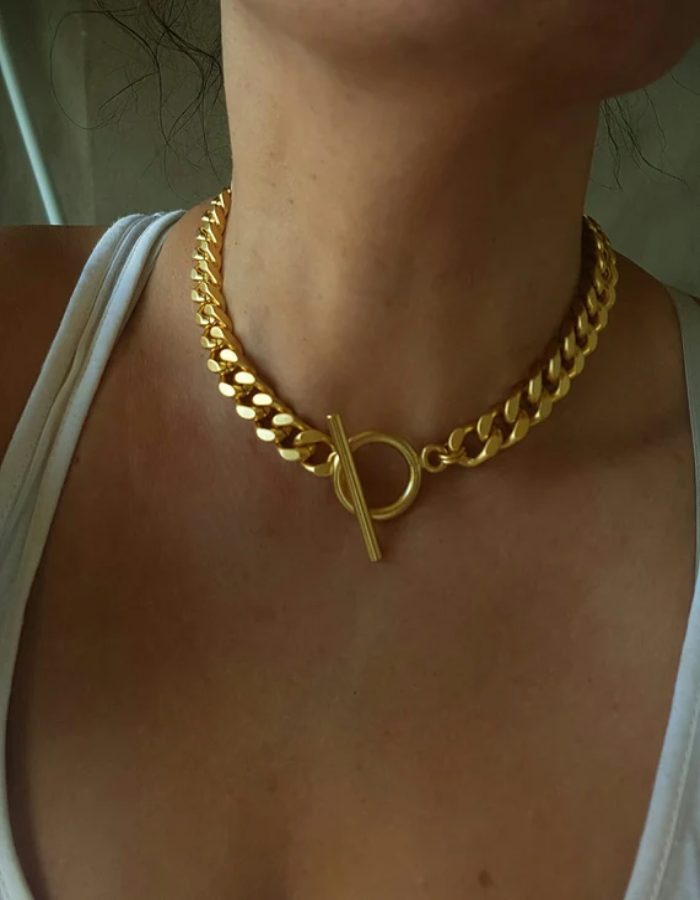 CHAIN LINK NECKLACE WITH TOGGLE CLASP - GOLD